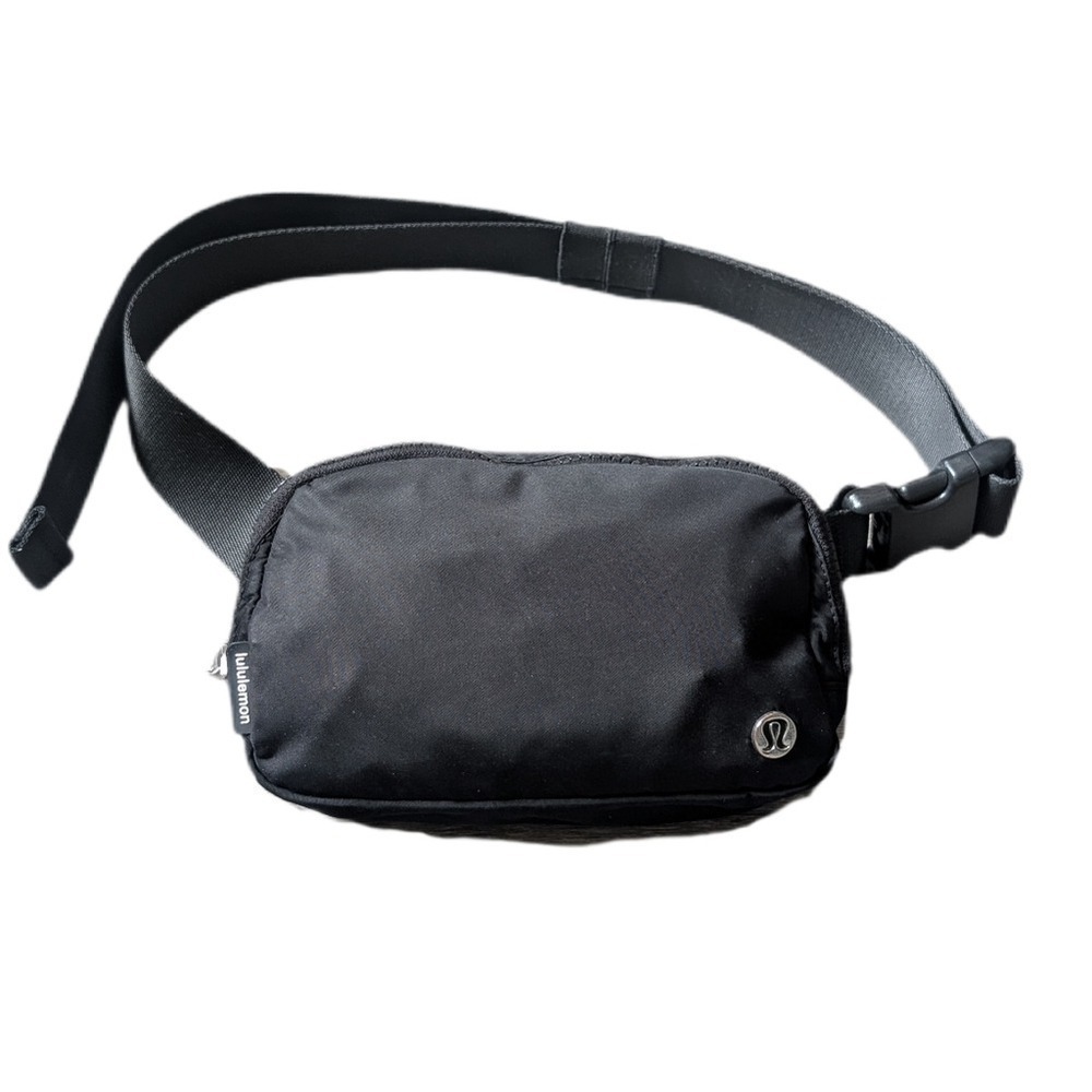 Lululemon Travel Outdoor Sporty Casual Black Everywhere Sling Belt Bag
